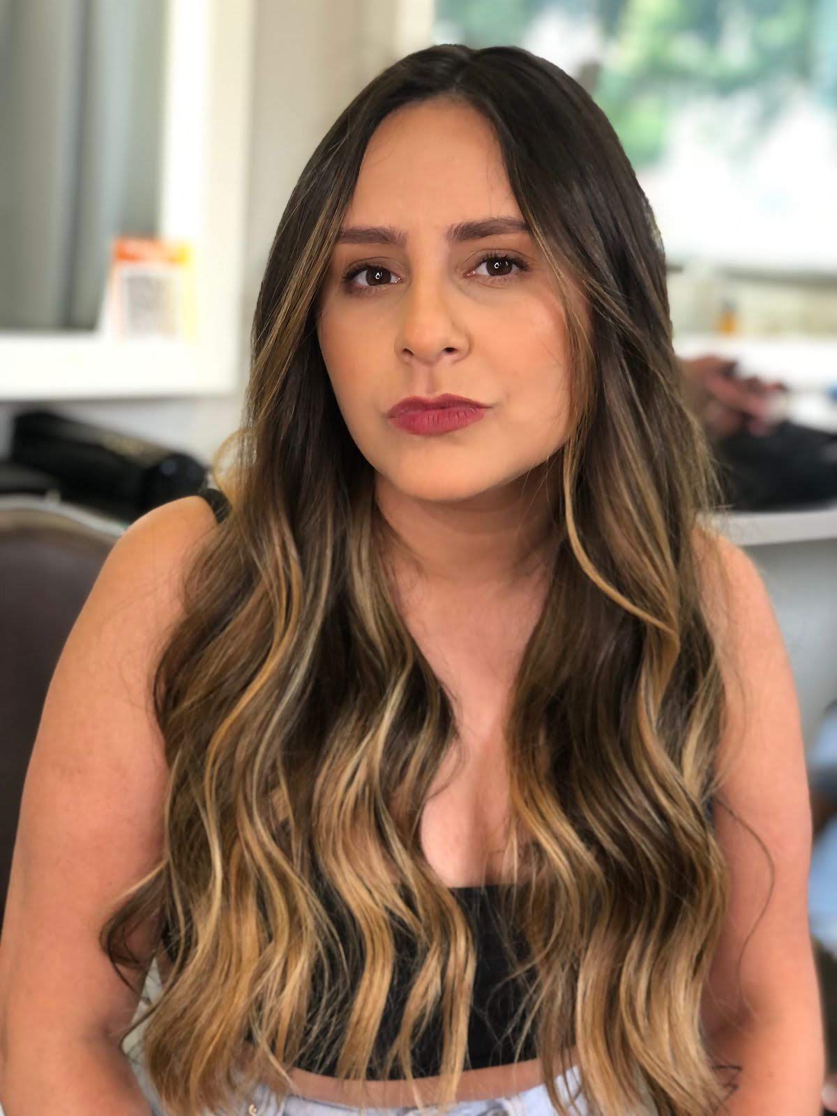 Cabelo loiro iluminado